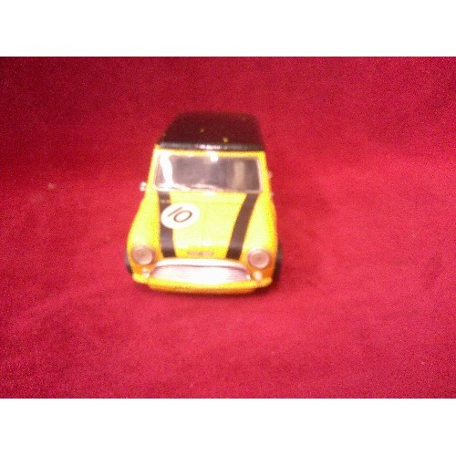 543 - SOLIDO MINI COOPER S. 1964. 1:16 SCALE. DIE CAST MODEL CAR.