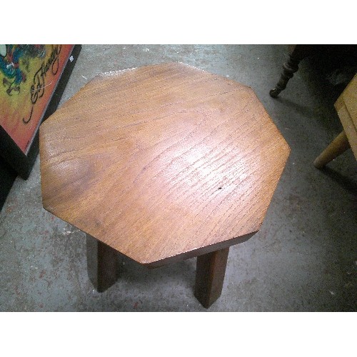 553 - SMALL OAK 4-LEGGED STOOL. CHUNKY HEXAGONAL TOP.