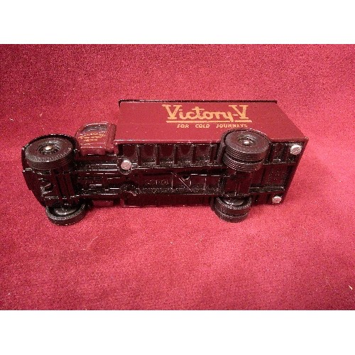 555 - CORGI 'THE EXCUSIVE COLLECTION' VICTORY V. O.B. BOX VAN. LIMITED EDITION 246 OUT OF 250, WITH BOX AN... 