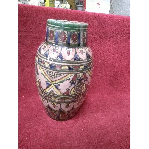 557 - BEAUTIFUL MOROCCAN HAND-PAINTED TERRACOTTA VASE. SIGNED 'SAFI' 28CM.H.