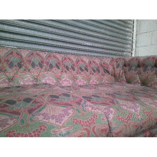 609 - BUTTON-BACK CHESTERFIELD STYLE SOFA. 3 SEATER. LINEN UNION LIBERTY PRINT FABRIC. BURGUNDY/GREEN/RED/... 