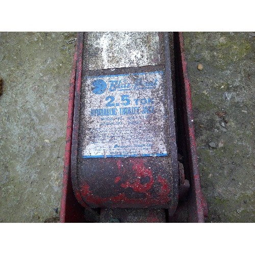 623 - BLUE POINT 2.5 TON HYDRAULIC TROLLEY JACK