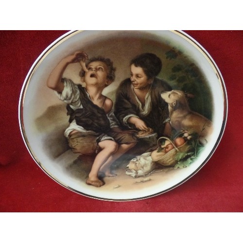 114 - 2 X DECORATIVE PLATES, A BAVARIAN GEOGENSUD PLATE '2 BOYS WITH DOG' AND A PRETTY FLORAL BON-BON LATI... 