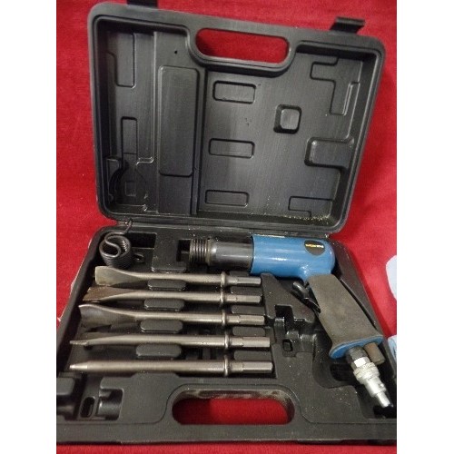 72 - WORKZONE AIR CHISELS. ORIGINAL CARRY CASE AND ATTACHMENTS.