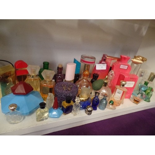 85 - QUANTITY OF PERFUME BOTTLES, MANY WITH CONTENTS, SOME PART-USED, SOME EMPTY. INC 'LAIR DU TEMPS' LAN... 