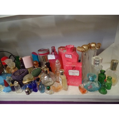 85 - QUANTITY OF PERFUME BOTTLES, MANY WITH CONTENTS, SOME PART-USED, SOME EMPTY. INC 'LAIR DU TEMPS' LAN... 