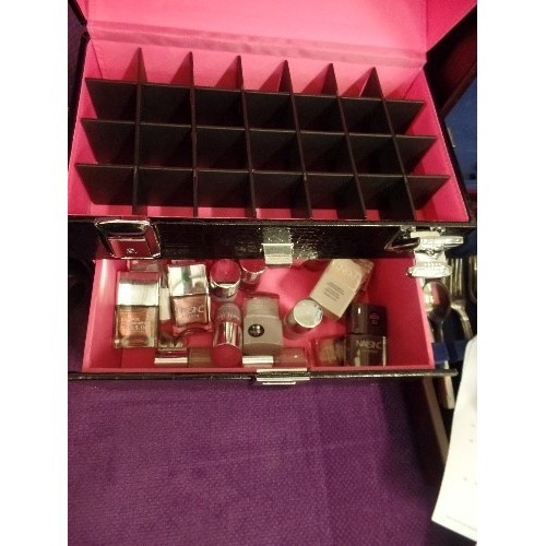 109 - 2-TIER MOC-CROC GEL NAIL KIT CASE, CONTAINS QUANTITY OF GEL NAIL POLISH.