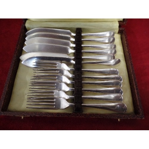 110 - VINTAGE SILVER PLATED KENDAL & DENT FISH CUTLERY, IN ORIGINAL BOX. TOGETHER WITH A DESSERT FORK SET,... 