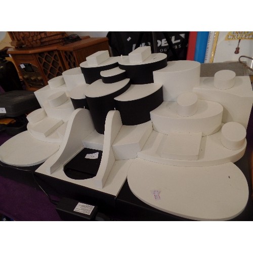 123 - LARGE JEWELLERY RETAILERS DISPLAY STAND. IVORY AND BLACK PODS, FORMS AND SURFACES FOR DISPLAY PURPOS... 