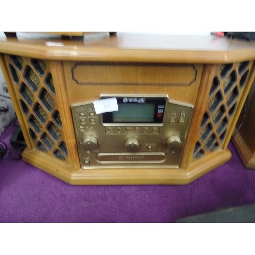 125 - NEOSTAR VINTAGE STYLE CD/RADIO. WITH PAIR OF MATCHING SPEAKERS.