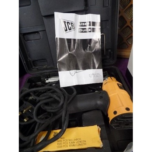 128 - JCB NAIL GUN. NGK1. IN CARRY CASE WITH INSTRUCTIONS.