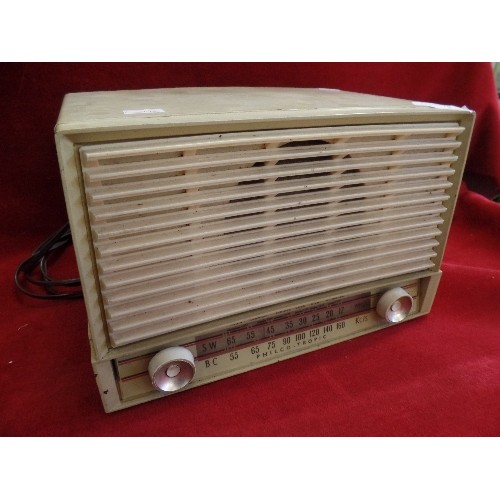 78 - RETRO-VINTAGE PHILCO TROPIC A3601 BAKELITE RADIO.