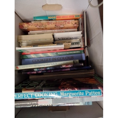 137 - LARGE BOX OF GOOD QUALITY COOKERY RELATED BOOKS, INC MARGUERITE PATTEN 'PERFECT COOKING', MARY NORWA... 