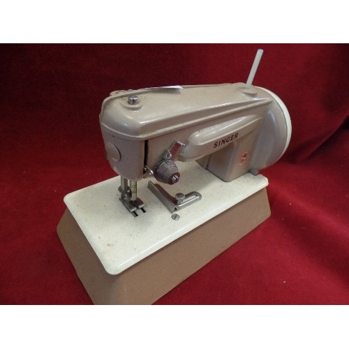 153 - VINTAGE-RETRO SINGER SEWING MACHINE. CHILDS 'SEWHANDY- A REAL SEWING MACHINE FOR THE LITTLE SEAMSTRE... 