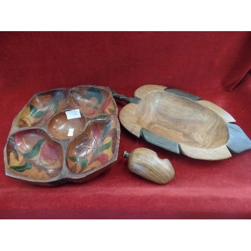 156 - VINTAGE WOODEN ITEMS/ TREEN, FRUIT BOWLS, A TORTOISE.