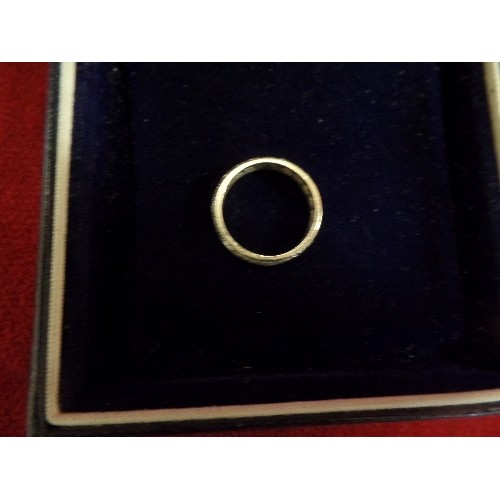 18 - AN ETERNITY RING GOLD AND SILVER WITH WHITE STONES UNMARKED SIZE M WEIGHT 2.88 GR