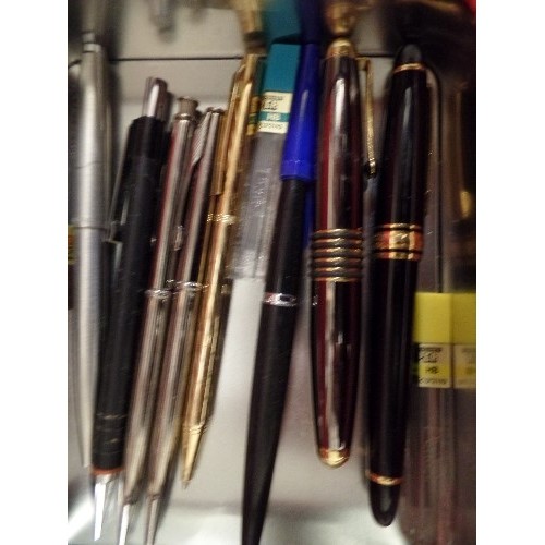 40 - BOX OF PENS - IRIDIUM POINT FOUNTAIN PEN, PARKER PROPELLING PENCIL AND MATCHING PEN , FOUNTAIN PEN N... 