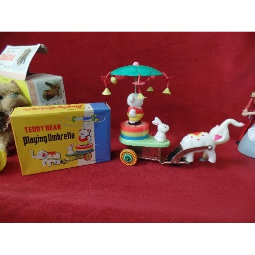 70 - VINTAGE TOYS, INC TEDDY BEAR PLAYING UMBRELLA[ORIGINAL BOX] PUPPIE-BATTERY OPERATED REMOTE-CONTROL[O... 