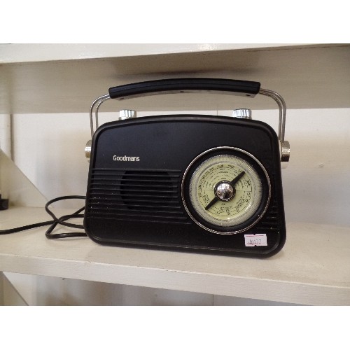 79 - RETRO GOODMANS PORTABLE RADIO. BATTERY& MAINS. BLACK/CREAM