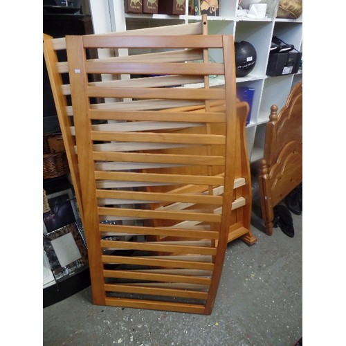 191 - LOVELY POLISHED PINE SLEIGH BED. CHILD SIZE.