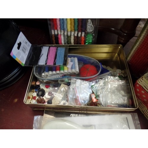 237 - RETRO-VINTAGE SEWING AND TAPESTRY LOT. LOVELY SEWING BASKETS FULL OF CONTENTS, BUTTONS, THREADS, BRA... 