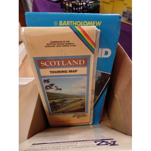 224 - QUANTITY OF VINTAGE MAPS. A-Z'S AND TOURIST MAPS. UK AND SCOTLAND.