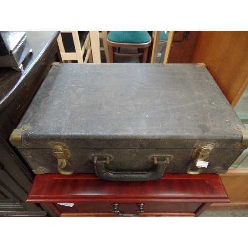 337 - 2 X VINTAGE DOCUMENT CASES. ONE HAS INNER COMPARTMENTS, AND BRASS CORNERS & CLASPS. THE OTHER IS SLI... 