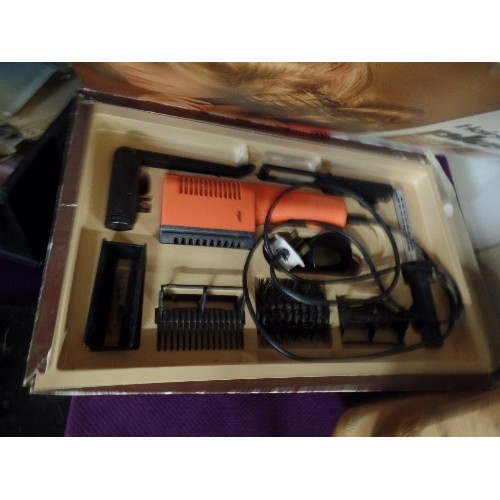 175 - RETRO-VINTAGE BRAUN & PIFCO HAIR-STYLING SETS. HAIRDRIERS ETC. IN ORIGINAL BOXES.