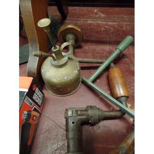 244 - VINTAGE TOOLS. INC A HAND DRILL, A WINDING HANDLE, A SMALL OIL CAN.