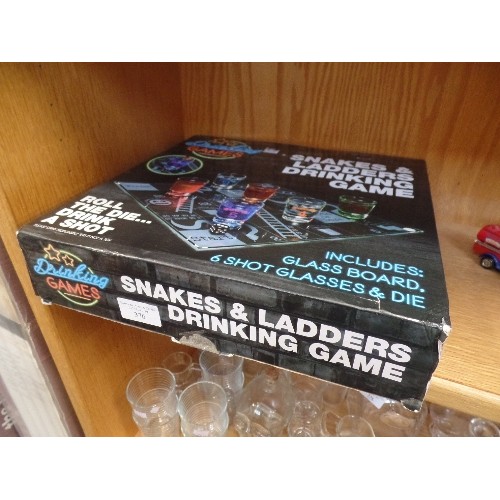 376 - SNAKES AND LADDERS DRINKING GAME. ORIGINAL BOX. 'ROLL THE DICE-DRINK A SHOT'