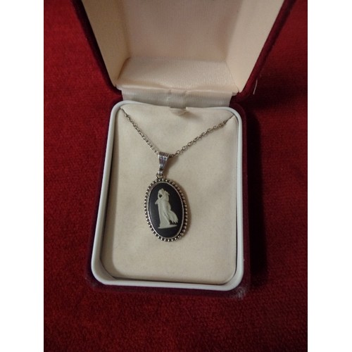 13 - WEDGEWOOD JASPERWARE SILVER 925 PENDANT ON 925 SILVER CHAIN