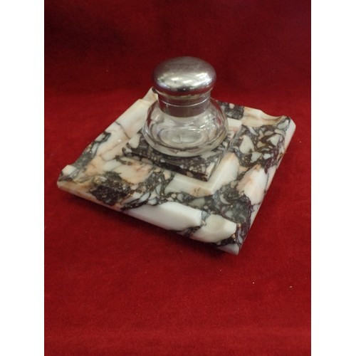 20 - A 19TH CENTURY CUT GLASS INKWELL ON A SQUARE MARBLE PEN STAND - SILVER PLATED LID - ORIGINAL BRASS F... 