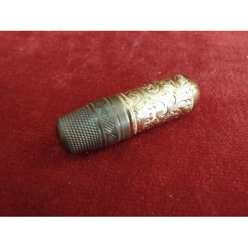 17 - ANTIQUE SEWING COLLECTABLES INCLUDING A SILVER THIMBLE BIRM 1963, 3 FURTHER THIMBLES, A GILT METAL T... 