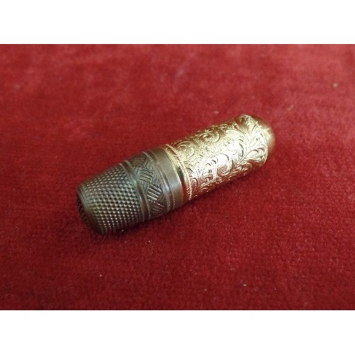 17 - ANTIQUE SEWING COLLECTABLES INCLUDING A SILVER THIMBLE BIRM 1963, 3 FURTHER THIMBLES, A GILT METAL T... 