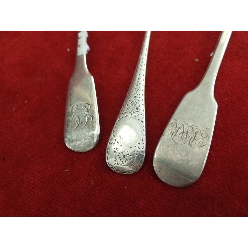 26 - THREE STERLING SILVER TEASPOONS INC BRIGHT CUT DESIGN LONDON 1888 JOHN ALDWINCKLE, FIDDLE PATTERN, D... 