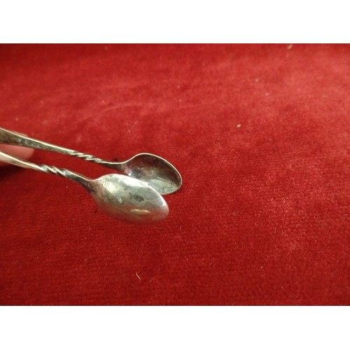 27 - 2 SILVER SUGAR NIPS, SHEFFIELD 1921 ROBERT PRINGLE, SHEFFIELD 1904 THOMAS BRADBURY - 32 GRAMS