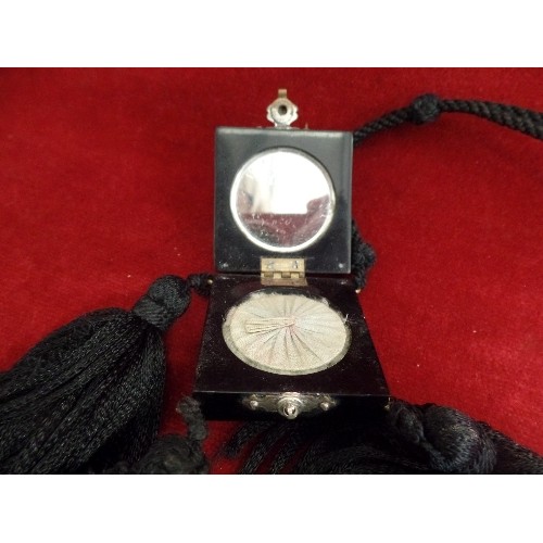 10 - ART DECO BLACK BAKELITE AND RHINESTONE POWDER COMPACT IN THE JAPANESE STYLE WITH ORIGINAL POWDER PUF... 