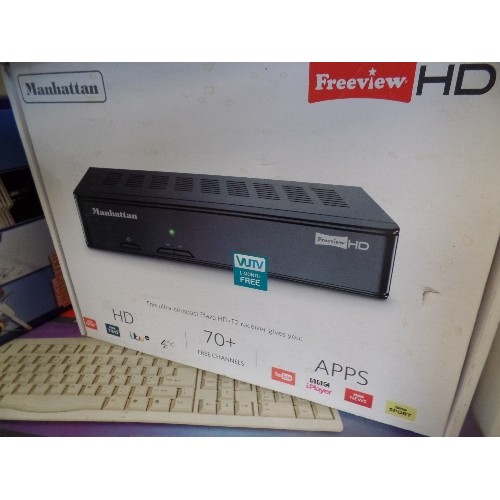 88 - POWER-PLUS KEYBOARD, TOGETHER WITH A FREEVIEW HD PLAYER, AND AIRCRAFT AND HELICOPTER PHOENIX INTERNE... 