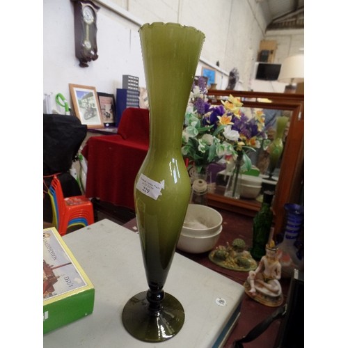 228 - GLASS & CERAMIC ITEMS. INCLUDES A GLASS PERFUME DECANTER, THAI BUDDHA, TALL GREEN GLASS VASE, HEDGEH... 