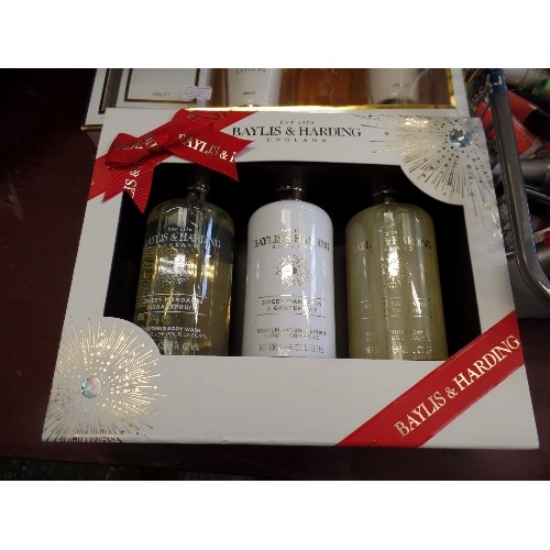 235 - NEW/PACKAGED BAYLIS & HARDING, & FOREVER GOLD TOILETRY GIFT SETS, ALS0 A TUB OF COSMETICS.