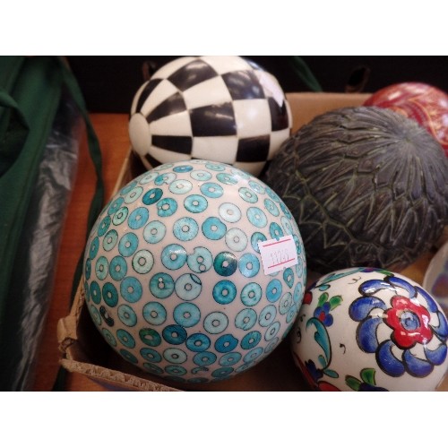 247 - 11 X CARPET BOWLS. ATTRACTIVE DESIGNS. INC GLASS GLOBE, CARVED COCONUT SHELL, SCULPTURAL WOODEN SPHE... 