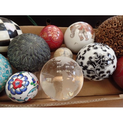 247 - 11 X CARPET BOWLS. ATTRACTIVE DESIGNS. INC GLASS GLOBE, CARVED COCONUT SHELL, SCULPTURAL WOODEN SPHE... 