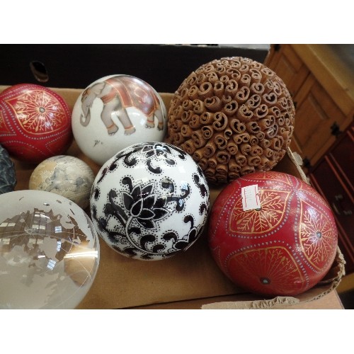 247 - 11 X CARPET BOWLS. ATTRACTIVE DESIGNS. INC GLASS GLOBE, CARVED COCONUT SHELL, SCULPTURAL WOODEN SPHE... 