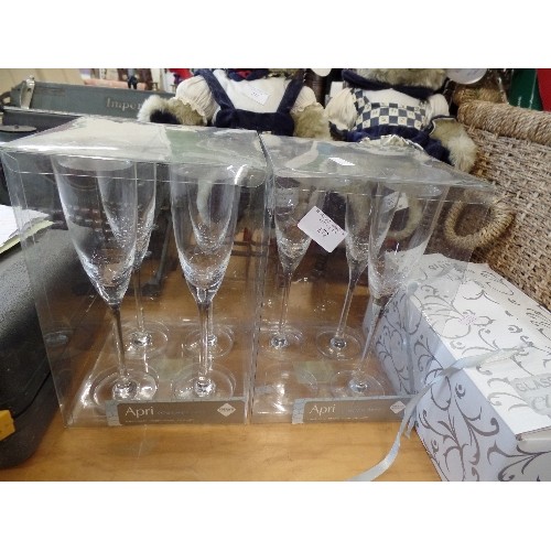 272 - 7 X CRACKLE-GLAZED CHAMPAGNE FLUTES BY APRI. IN PLASTIC PACKAGING.