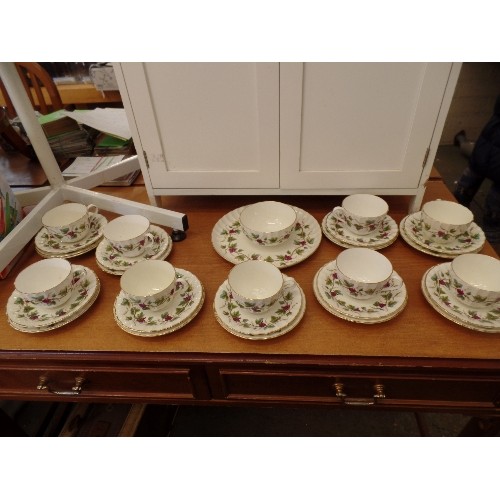 304 - ROYAL WORCESTER BACCHANEL TEA SET. BEAUTIFUL GRAPEVINE PATTERN. COMPRISES 9 X TRIOS, SUGAR BOWL AND ... 