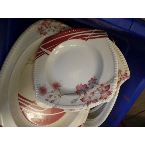 248 - LARGE BOX OF MELAMINE DINNER PLATES AND BOWLS.