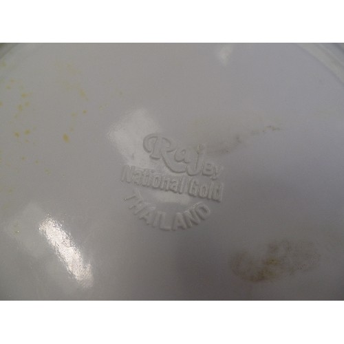 248 - LARGE BOX OF MELAMINE DINNER PLATES AND BOWLS.