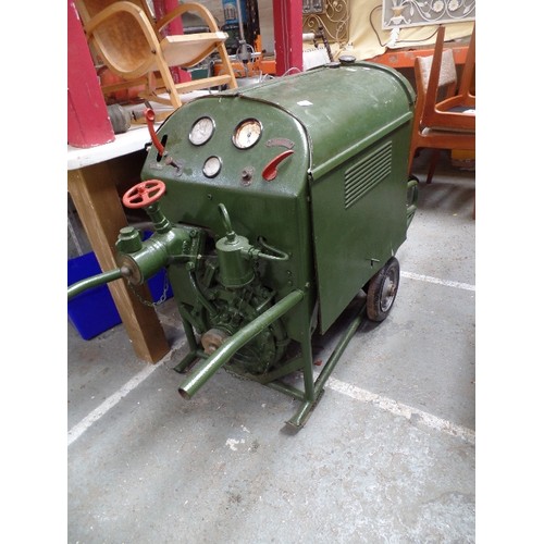 412 - A WW2 PERIOD STANDARD GWYNNE LIGHTWEIGHT TRAILER FIRE PUMP - BASED ON THE STANDARD 8,  4 CYLINDER PE... 