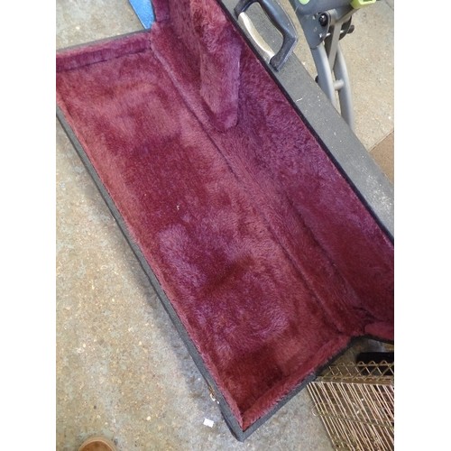 357 - LARGE RIGID INSTRUMENT CASE. PURPLE FUR LINED.