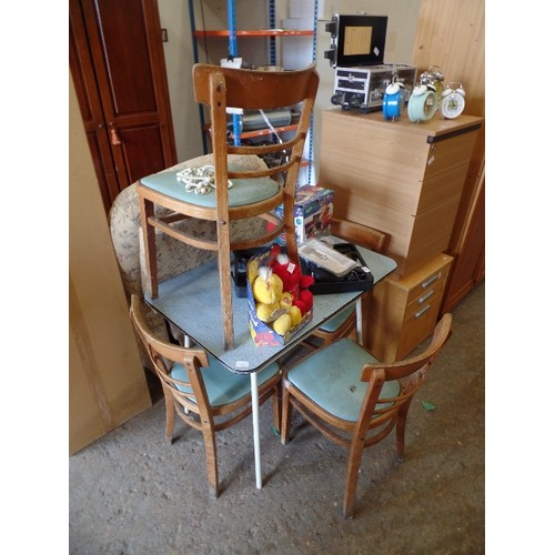 362 - RETRO KITCHEN TABLE AND CHAIRS. TABLE HAS BLUE FORMICA TOP AND TUBULAR LEGS. WOODEN CHAIRS HAVE AQUA... 